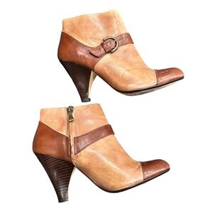 Max Studio Womens Brown Two Tone Leather Cap Toe Ankle Boots Size 6M Buckle Zip